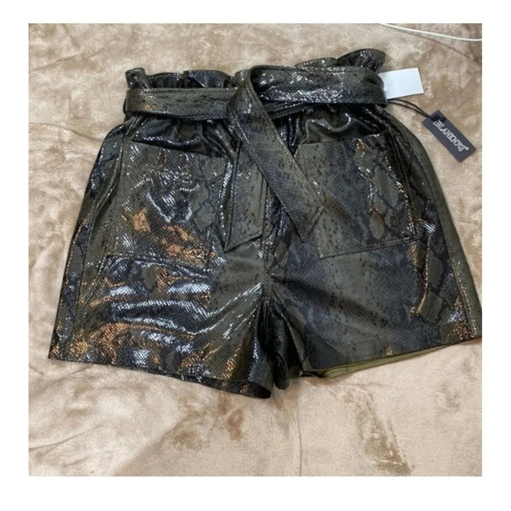 Blank NYC Vegan Leather Snake PaperBag Self Belted Snake Print Short - Picture 7 of 11